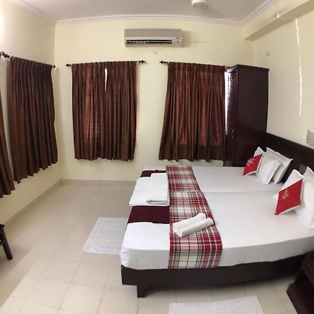 Hotel Mjm Plaza Kochi Esterno foto