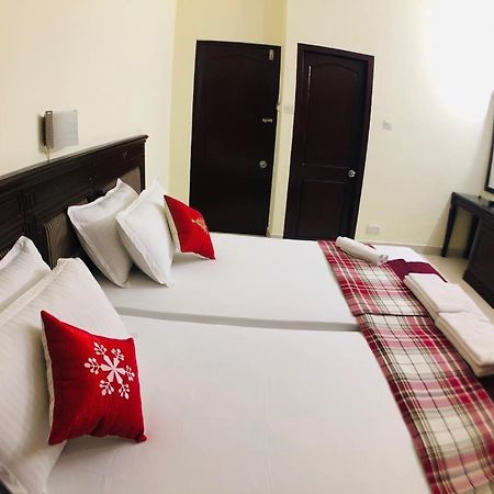 Hotel Mjm Plaza Kochi Esterno foto