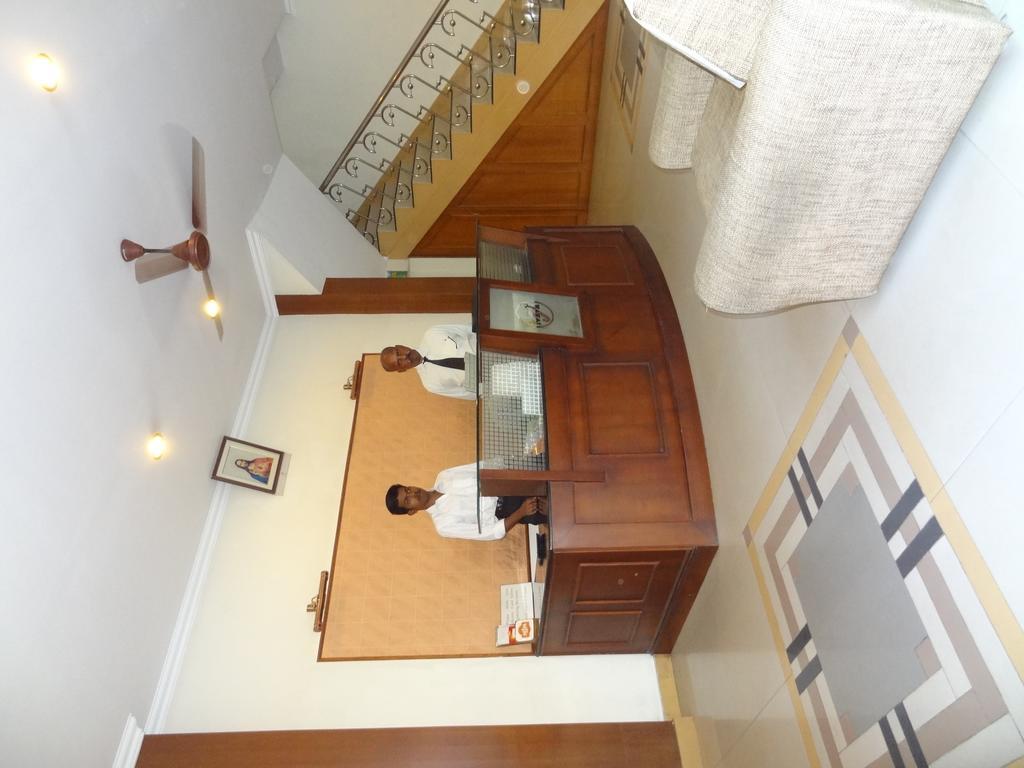 Hotel Mjm Plaza Kochi Esterno foto
