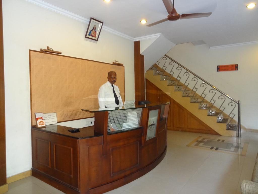 Hotel Mjm Plaza Kochi Esterno foto